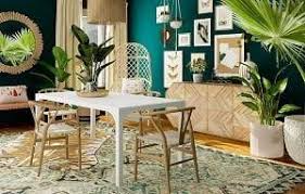 Ambiente boho tropical con plantas